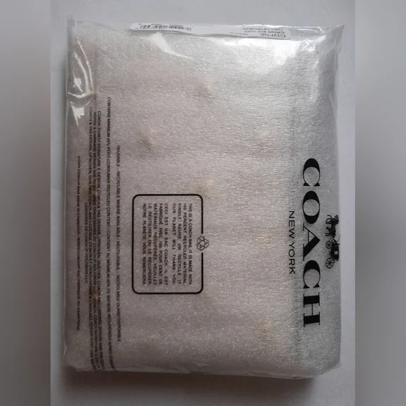 New Coach Wristlet With Gold Tone Heart Rivets New With Tags - Picture 9 of 10